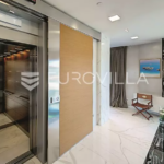 Luksuzan stan Cvjetni trg