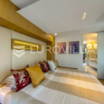 Luksuzan stan Cvjetni trg