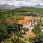 Mrizi i Zanave gospodarstvo by Plis Atelier